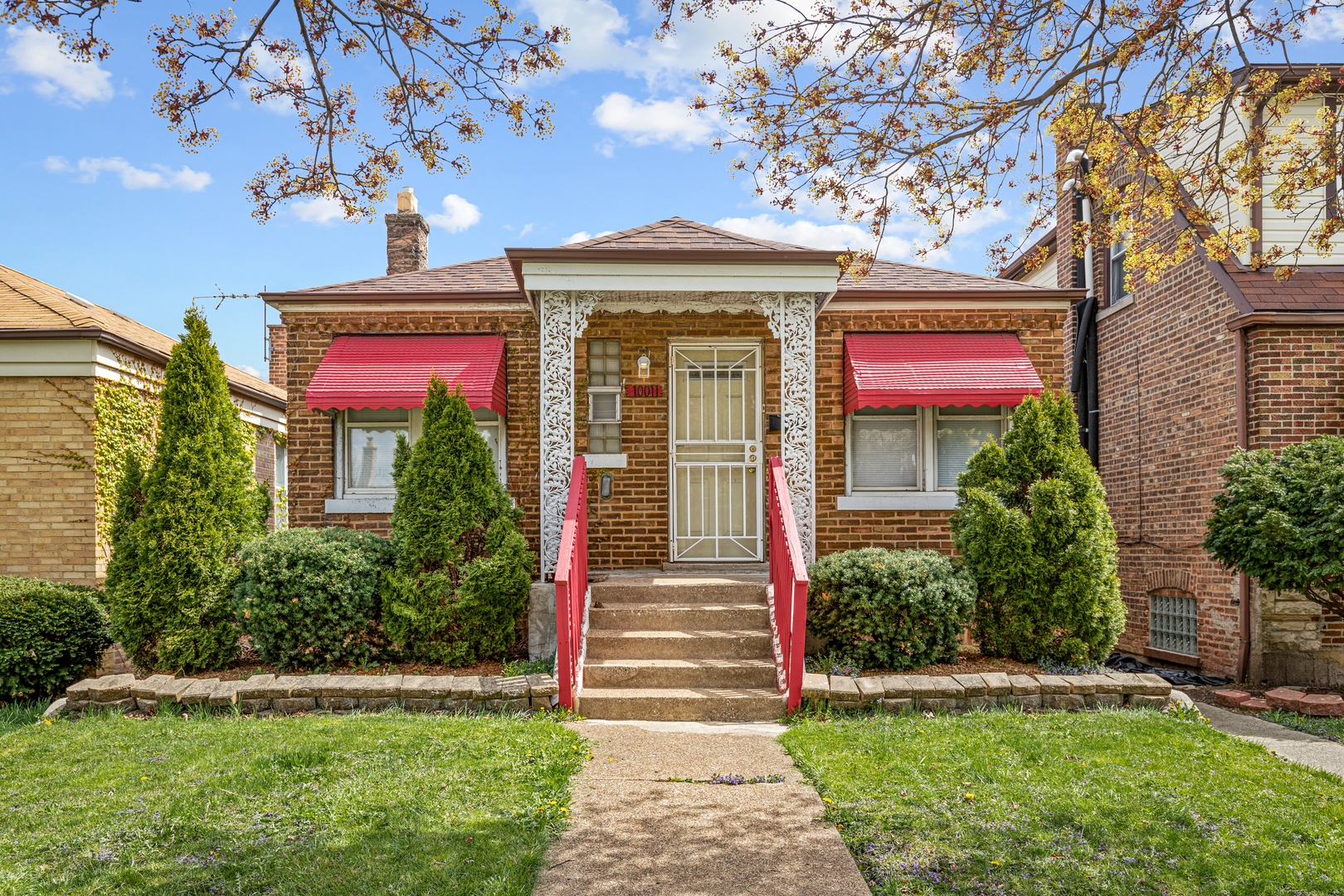 10011 S Rhodes Avenue, Chicago, IL 60628