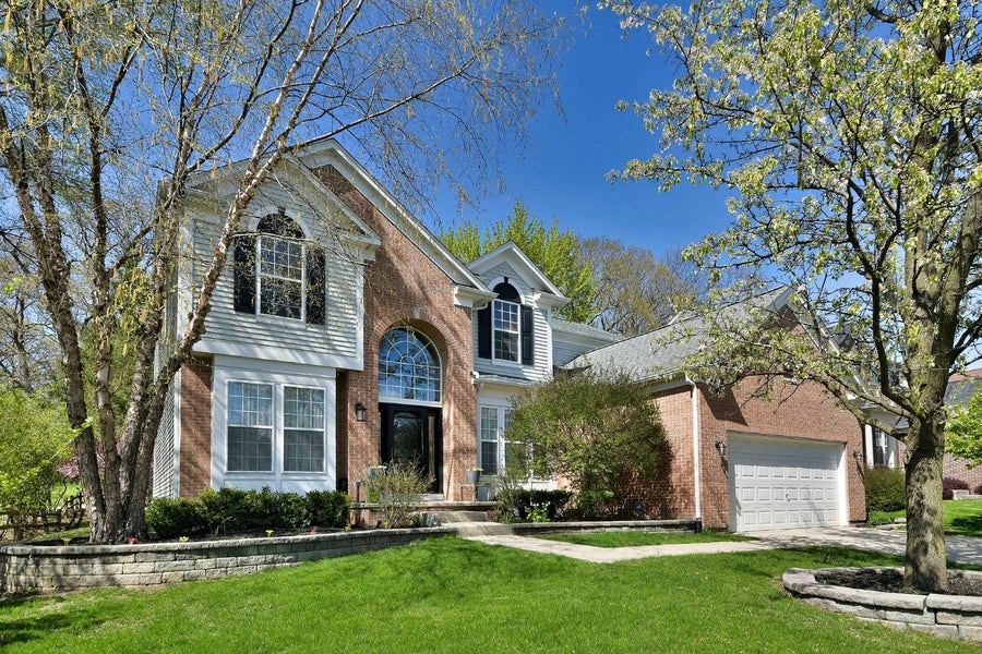 Property photo for 160 Rosewood Drive, Streamwood, IL