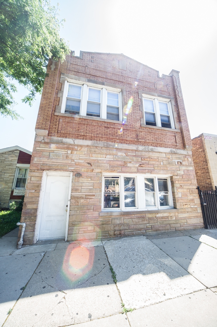 Sold 2539 N Laramie Avenue, Chicago, IL 60639 6 Beds / 4 Full Baths