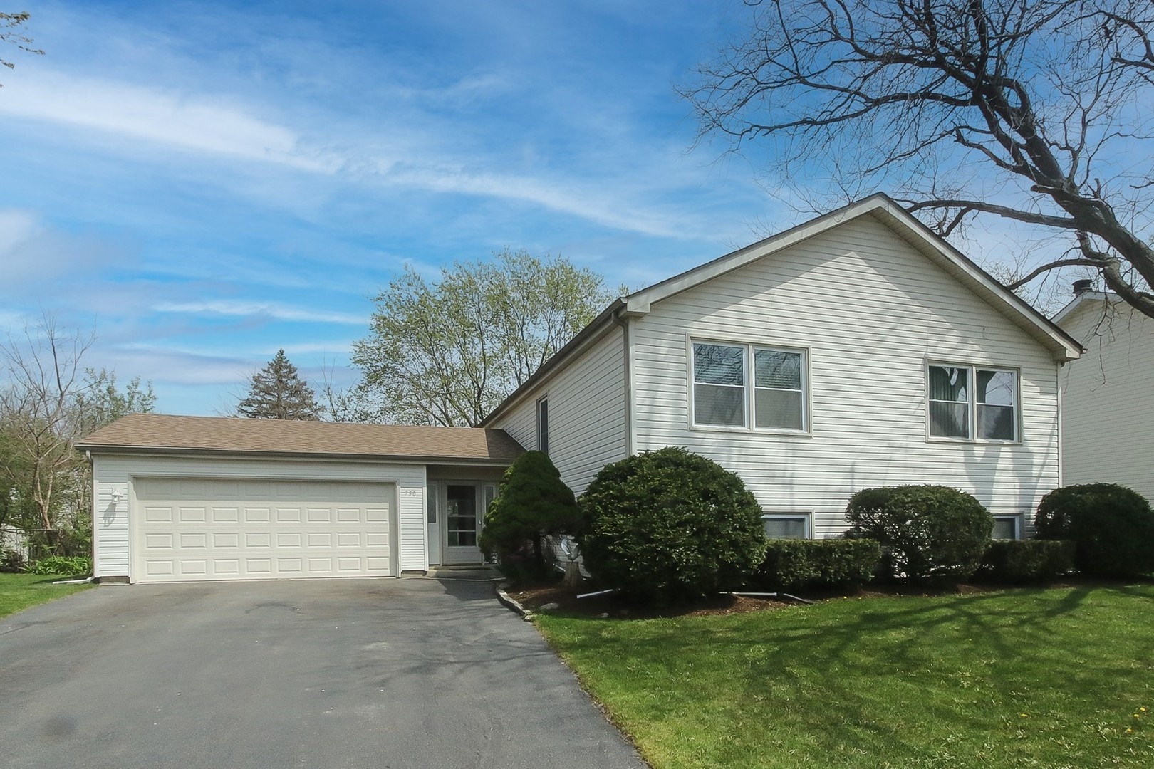 For Sale 750 Red Bridge Road Lake Zurich Il 4 Beds 2 Full Baths 1 Half Bath 365 000 For Sale 750 Red Bridge Road Lake Zurich Il 4 Beds 2 Full Baths 1 Half Bath 365 000