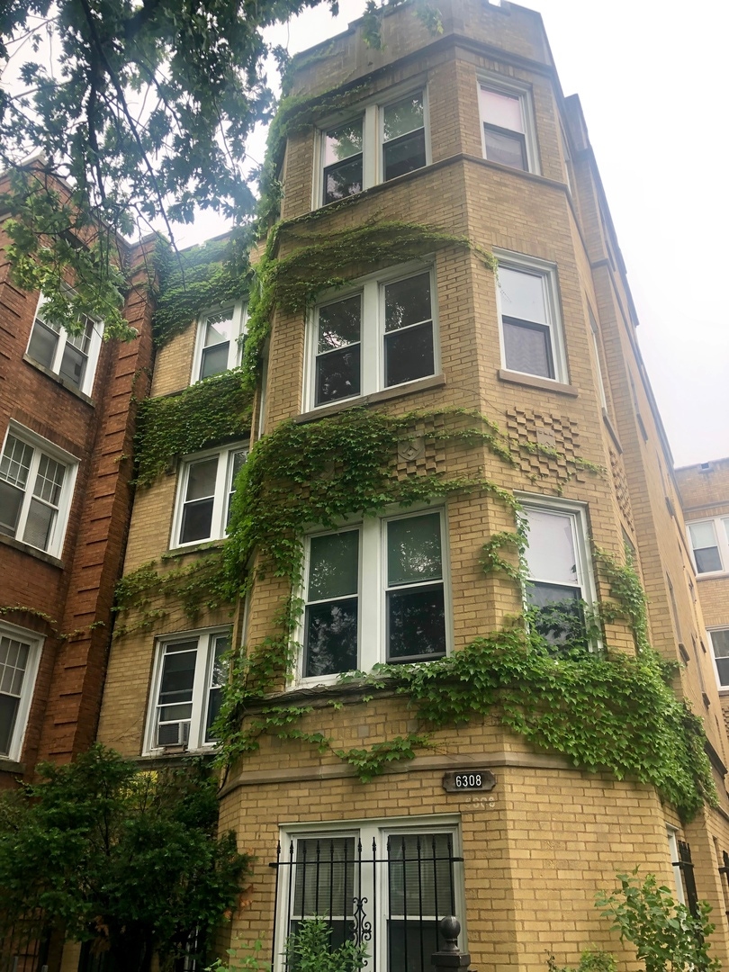 Sold: 6308 N Oakley Avenue, #1E, Chicago, IL 60659 | 2 Beds / 1 Full Bath |  Chicago, IL - SOLD LISTING