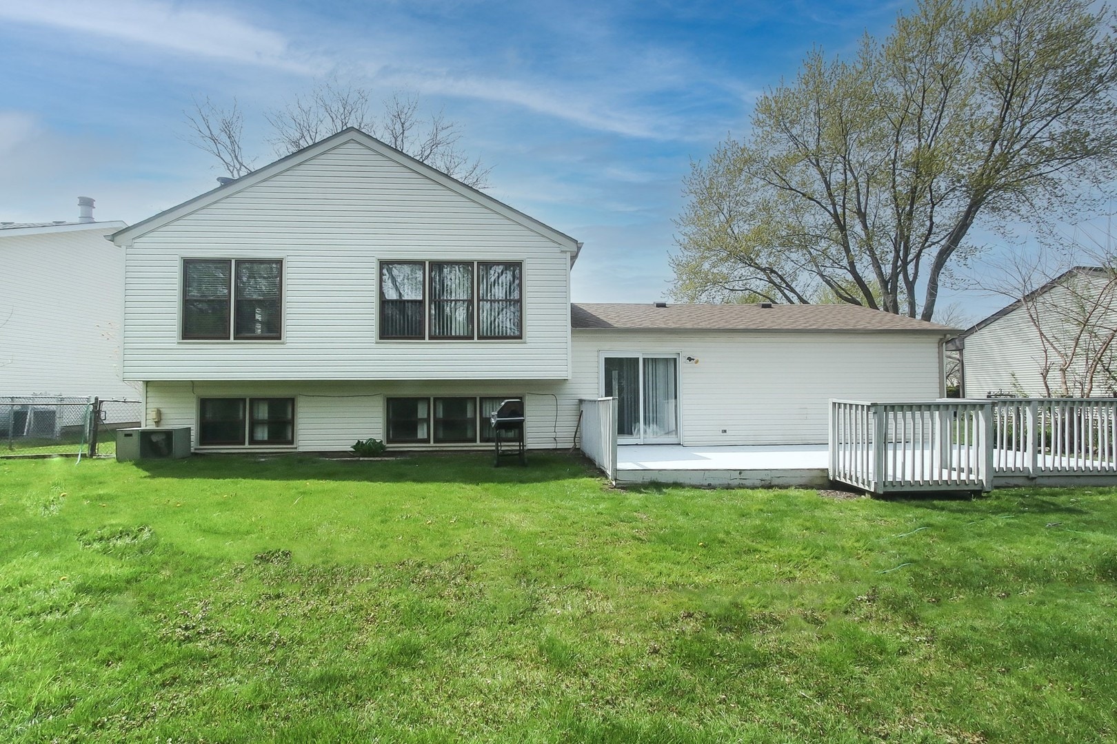 For Sale 750 Red Bridge Road Lake Zurich Il 4 Beds 2 Full Baths 1 Half Bath 365 000